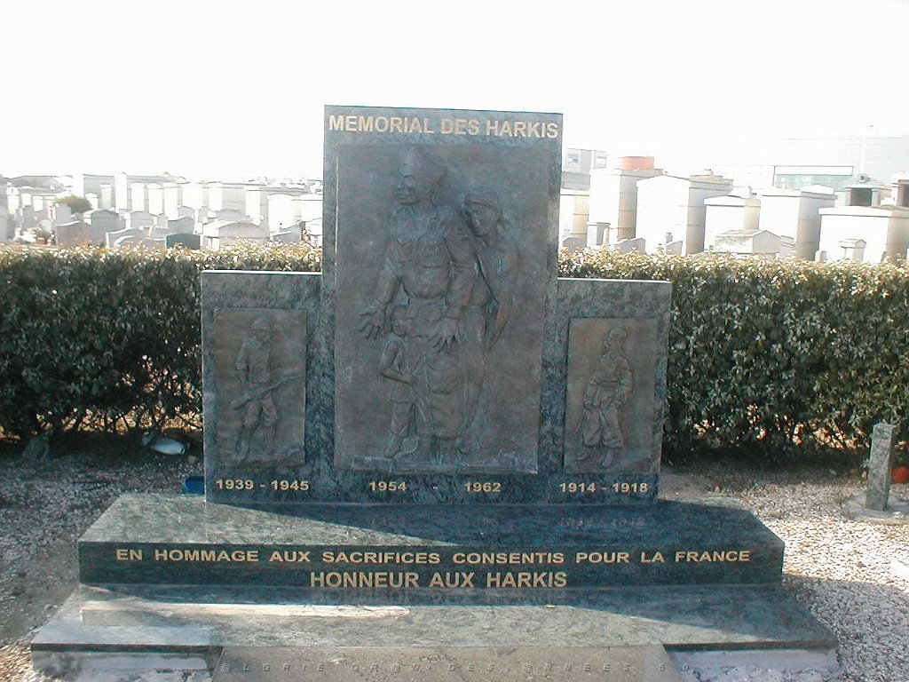 MEMORIAL EN L HONNEUR DES HARKIS A PERPIGNAN INAUGURE EN MAI 2011   (1).jpg